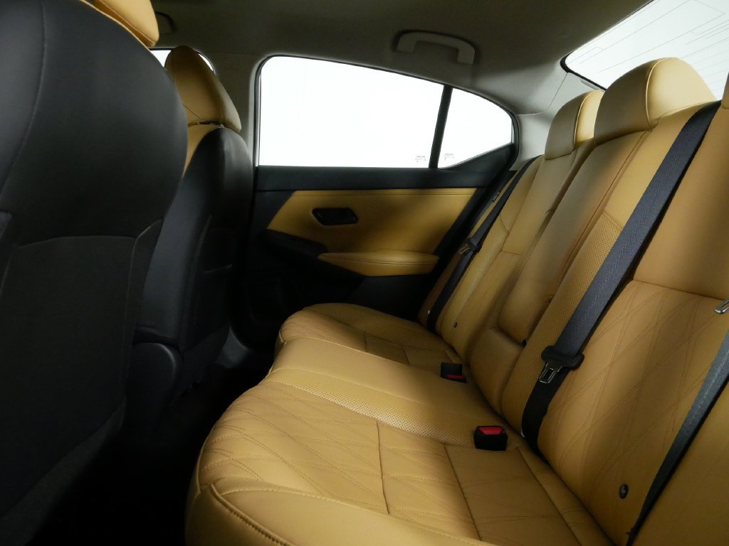 Used 2025 Nissan Sentra SV w/ SV Premium Package FWD image 16