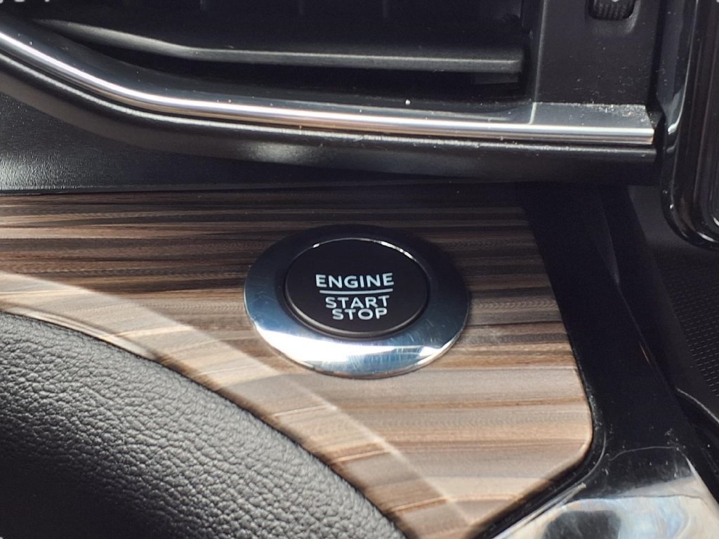 Used 2022 Ford Explorer Limited AWD/4WD image 9