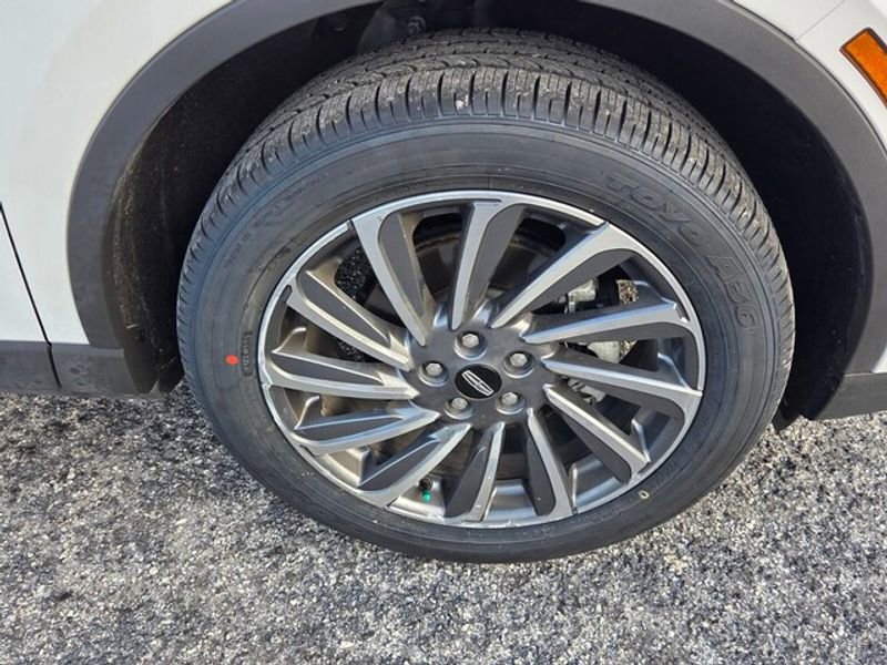 Used 2023 Lincoln Corsair Reserve image 15