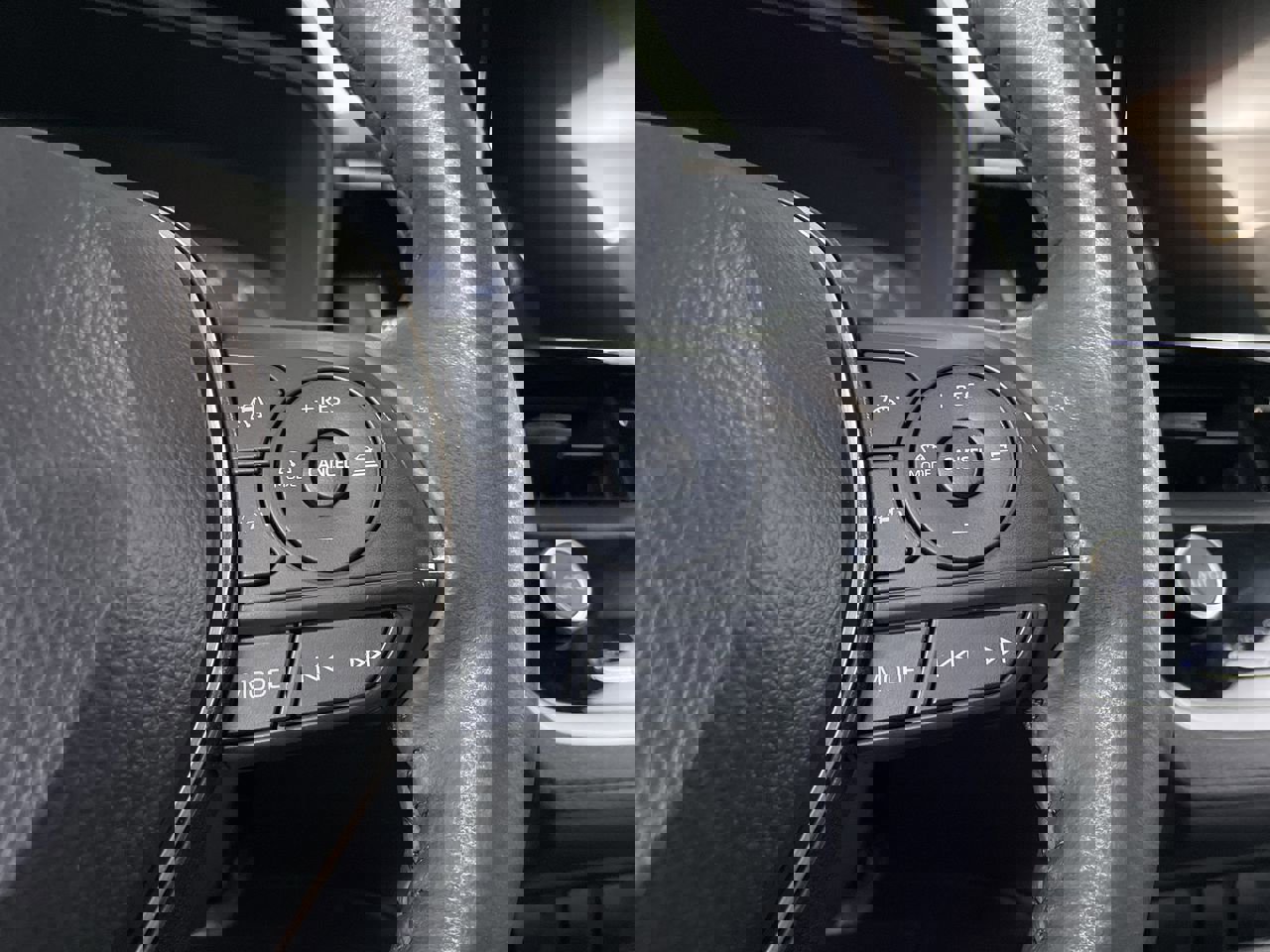 Used 2024 Toyota Corolla Cross LE image 25