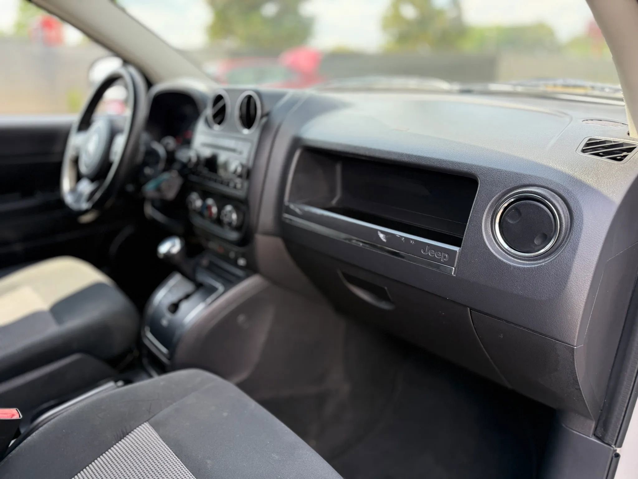 Used 2011 Jeep Compass Latitude w/ Sun/Sound Group AWD/4WD image 19