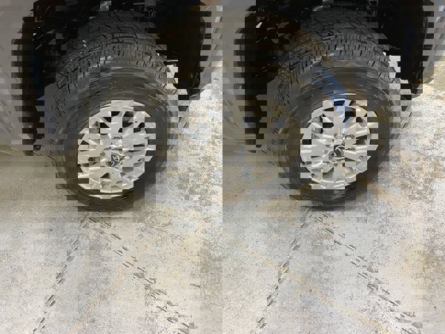 Used 2025 Toyota Tacoma SR5 AWD/4WD image 14