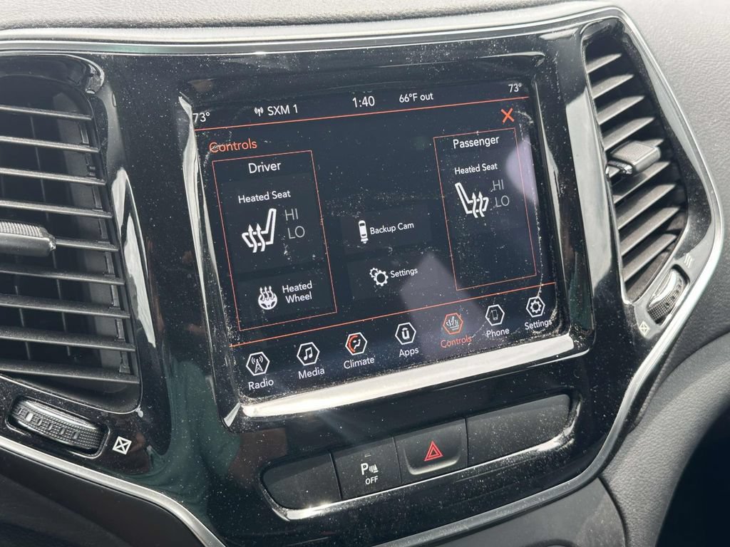 Used 2019 Jeep Cherokee Overland w/ Technology Group AWD/4WD image 26