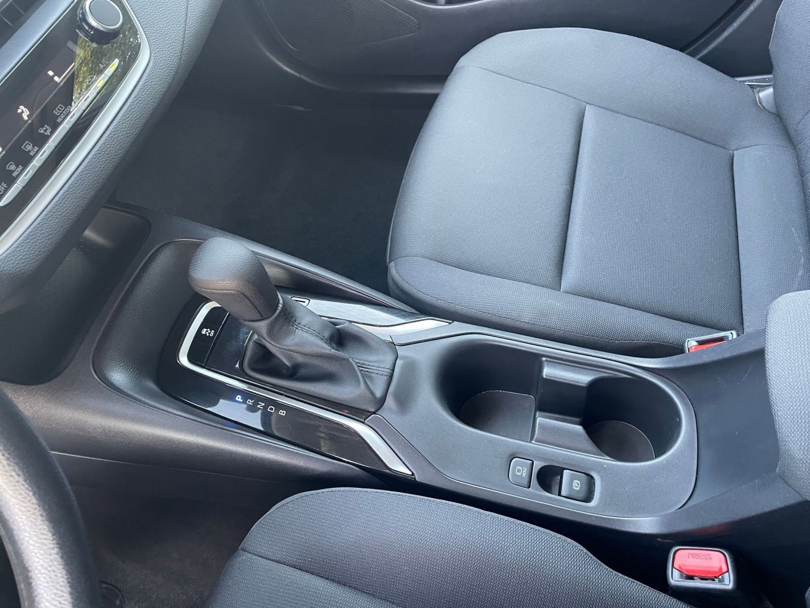 Used 2025 Toyota Corolla LE image 41