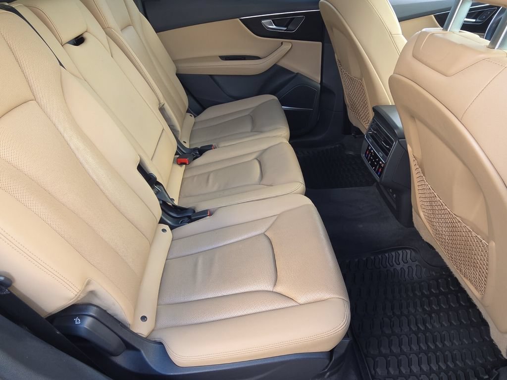 Used 2023 Audi Q7 3.0T Premium Plus w/ Premium Plus Package AWD/4WD image 17