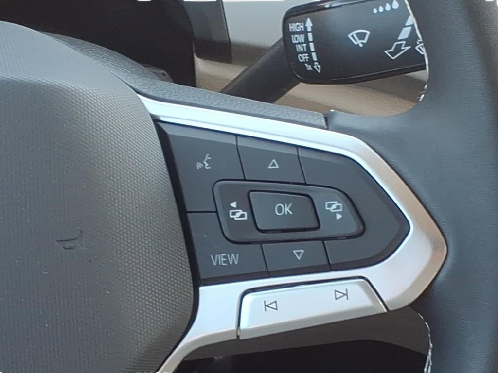 Used 2023 Volkswagen Atlas SE image 12