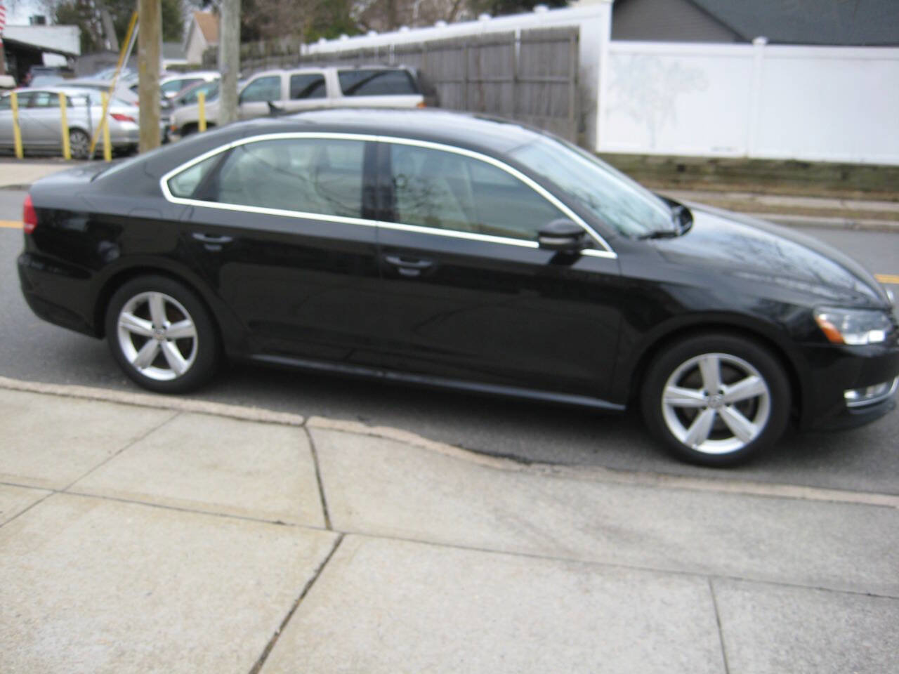 Used 2015 Volkswagen Passat 1.8T Limited Edition FWD image 4