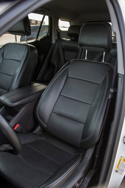 Used 2024 GMC Terrain SLT image 17