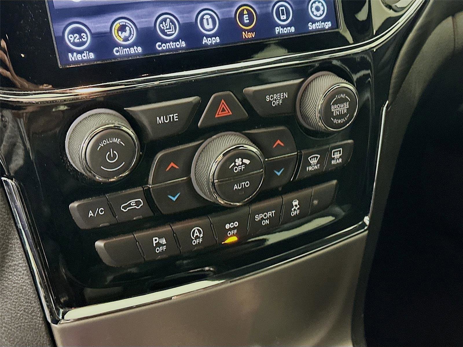 Used 2020 Jeep Grand Cherokee Altitude image 20