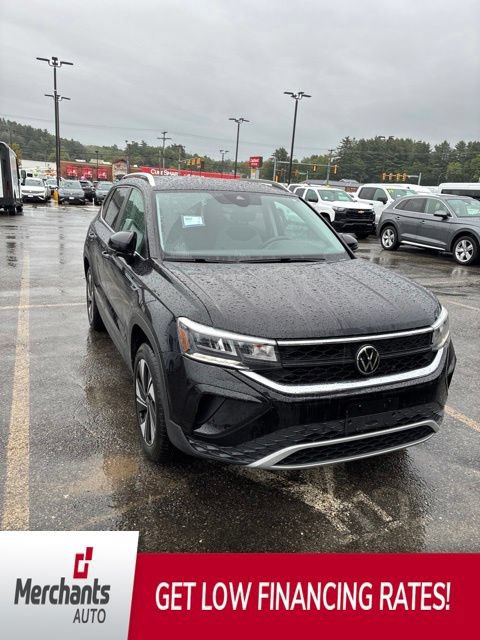 Used 2023 Volkswagen Taos SE w/ Panoramic Sunroof Package