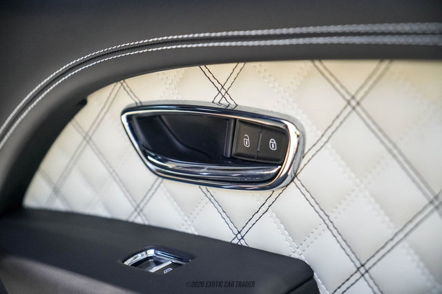 Used 2021 Bentley Bentayga AWD/4WD image 75