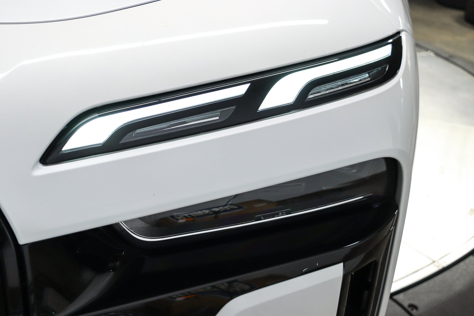 Certified 2023 BMW 740i RWD image 9