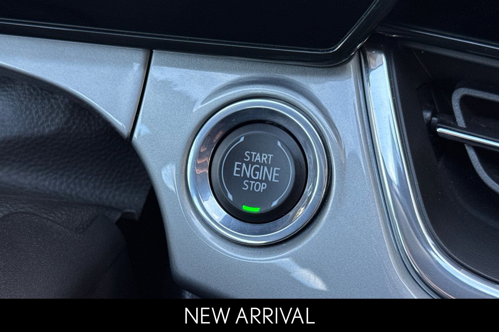 Used 2025 Chevrolet Trax LT FWD image 26