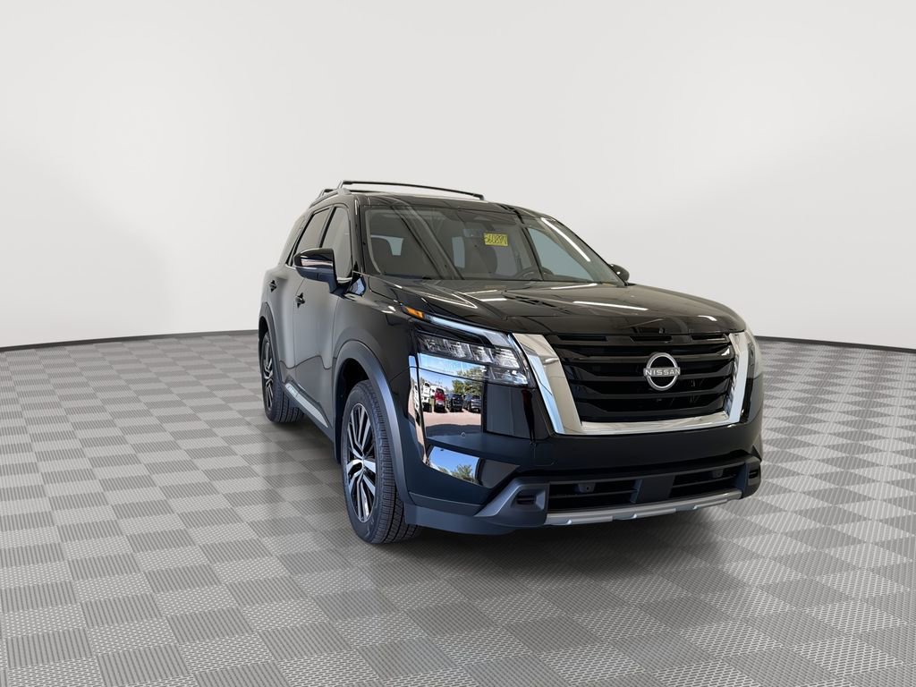 Certified 2025 Nissan Pathfinder Platinum w/ Cargo Package FWD image 3