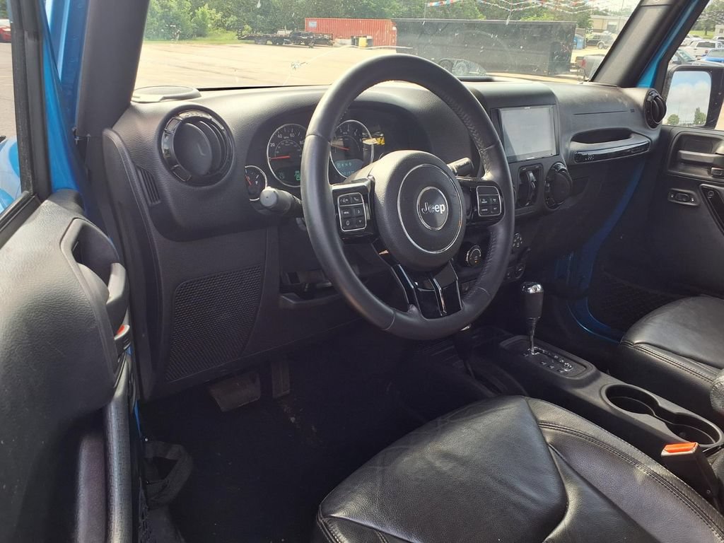 Used 2015 Jeep Wrangler Unlimited Sahara AWD/4WD image 5