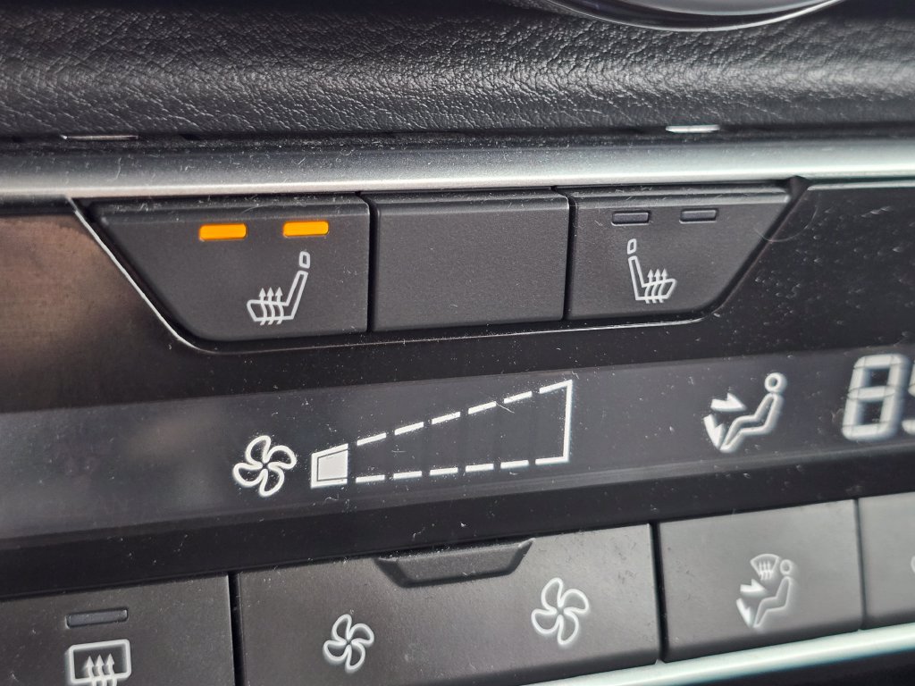 Used 2025 Nissan Sentra SR FWD image 28