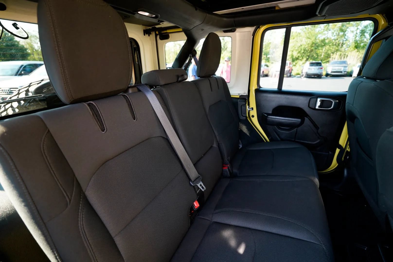 Used 2023 Jeep Wrangler Unlimited w/ Sun & Screen Package AWD/4WD image 37