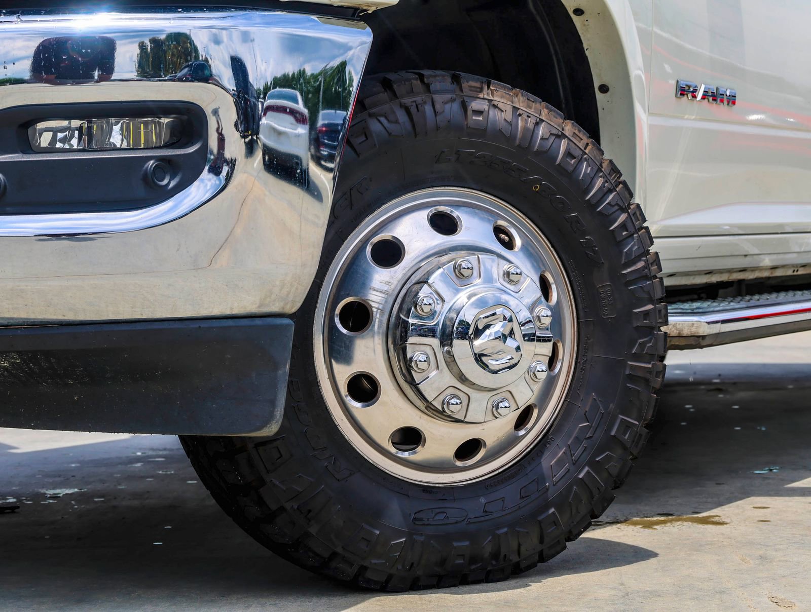 Used 2019 RAM 3500 Laramie AWD/4WD image 2