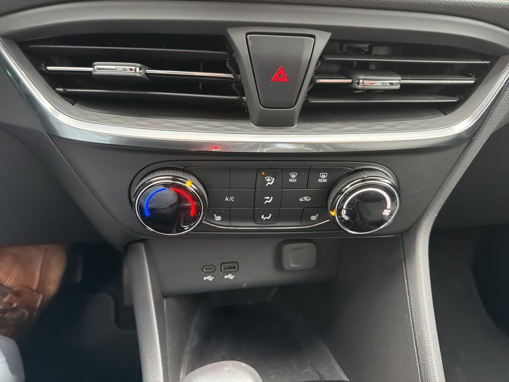 Used 2024 Buick Encore GX Preferred w/ Comfort Package image 10