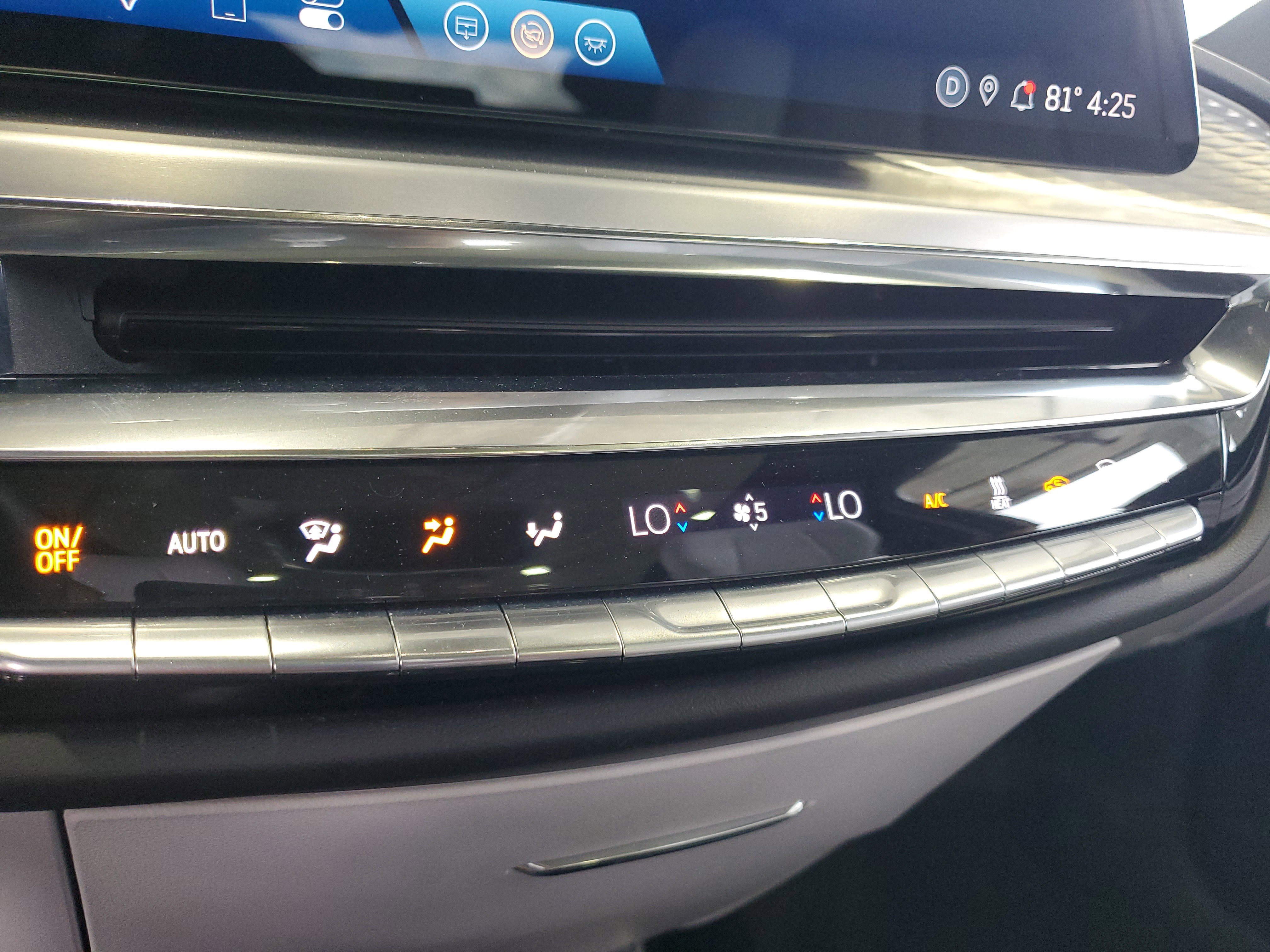 Used 2024 Cadillac Lyriq Luxury image 27
