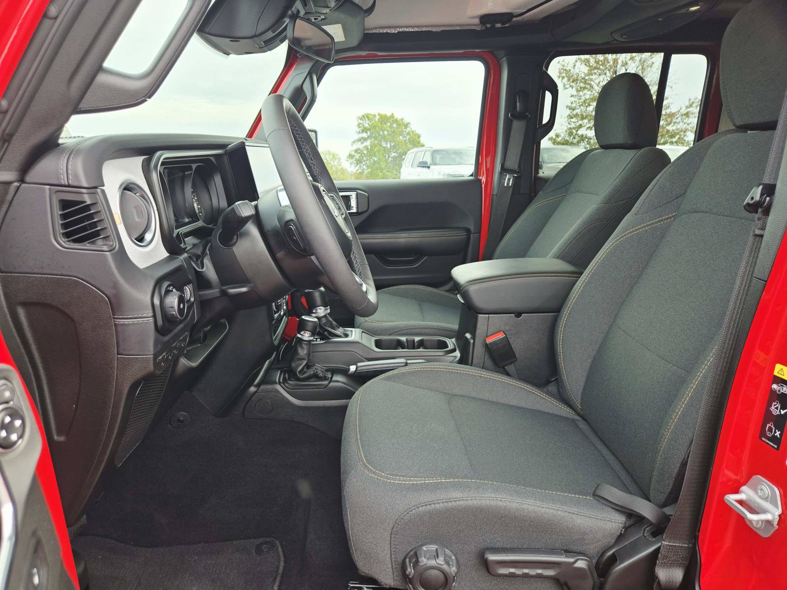 Used 2026 Jeep Wrangler Unlimited Sahara AWD/4WD image 12