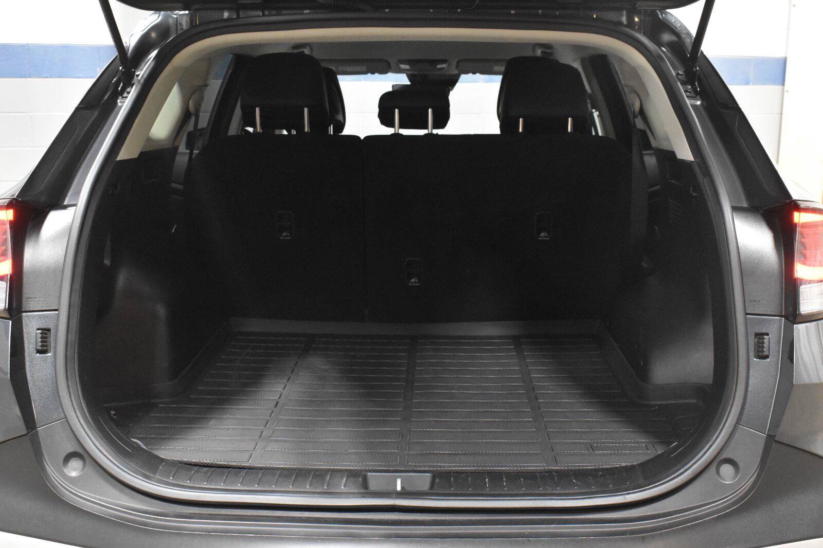 Used 2024 Kia Sportage EX FWD image 28
