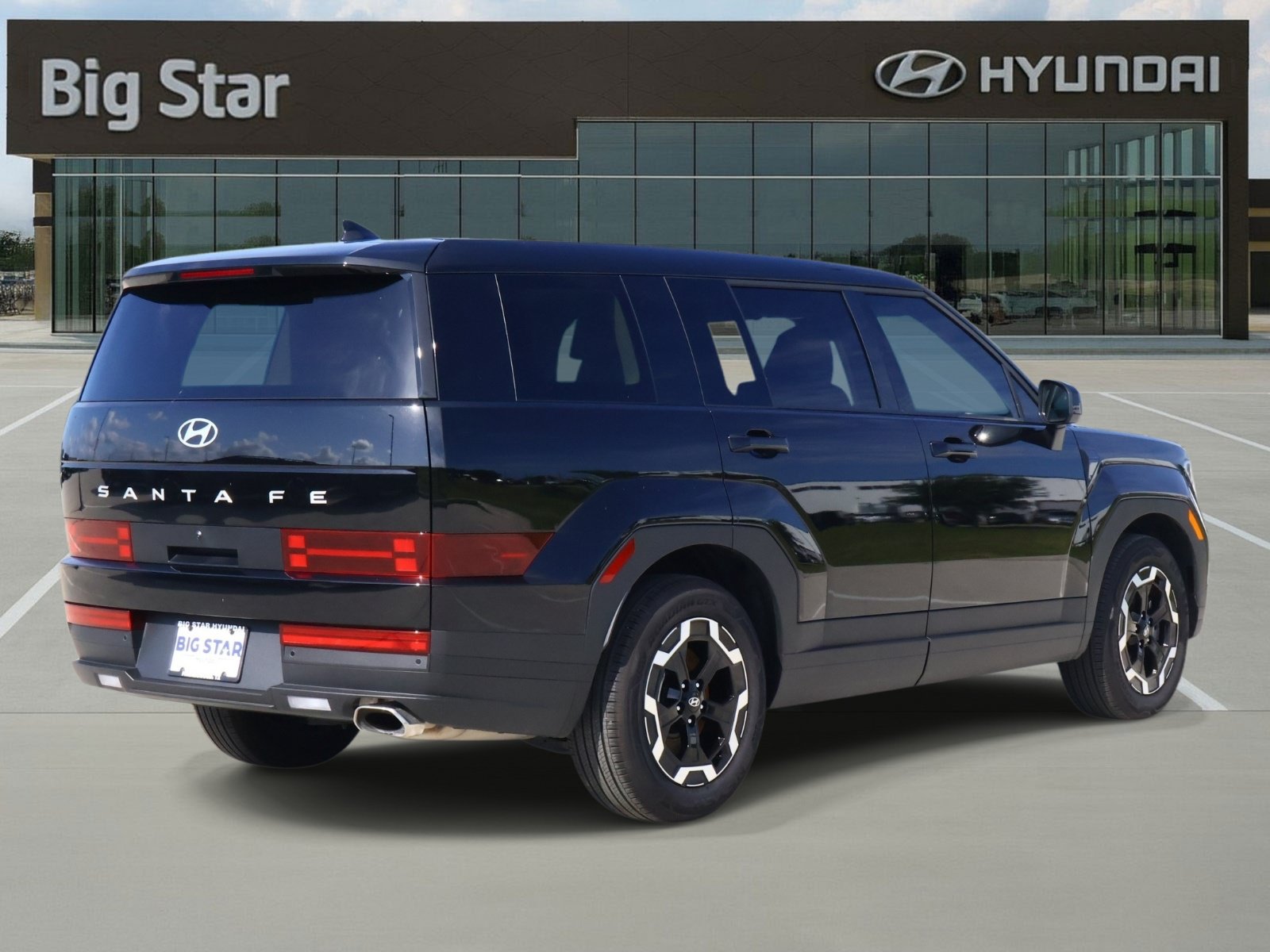 Used 2026 Hyundai Santa Fe SE FWD image 4