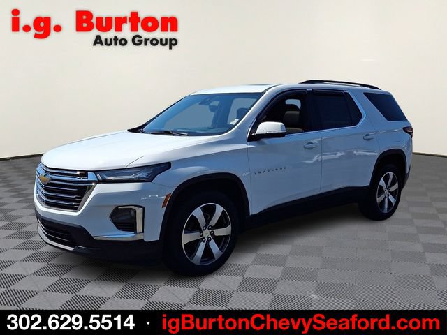 Used 2023 Chevrolet Traverse LT w/ LT Premium Package FWD image 3