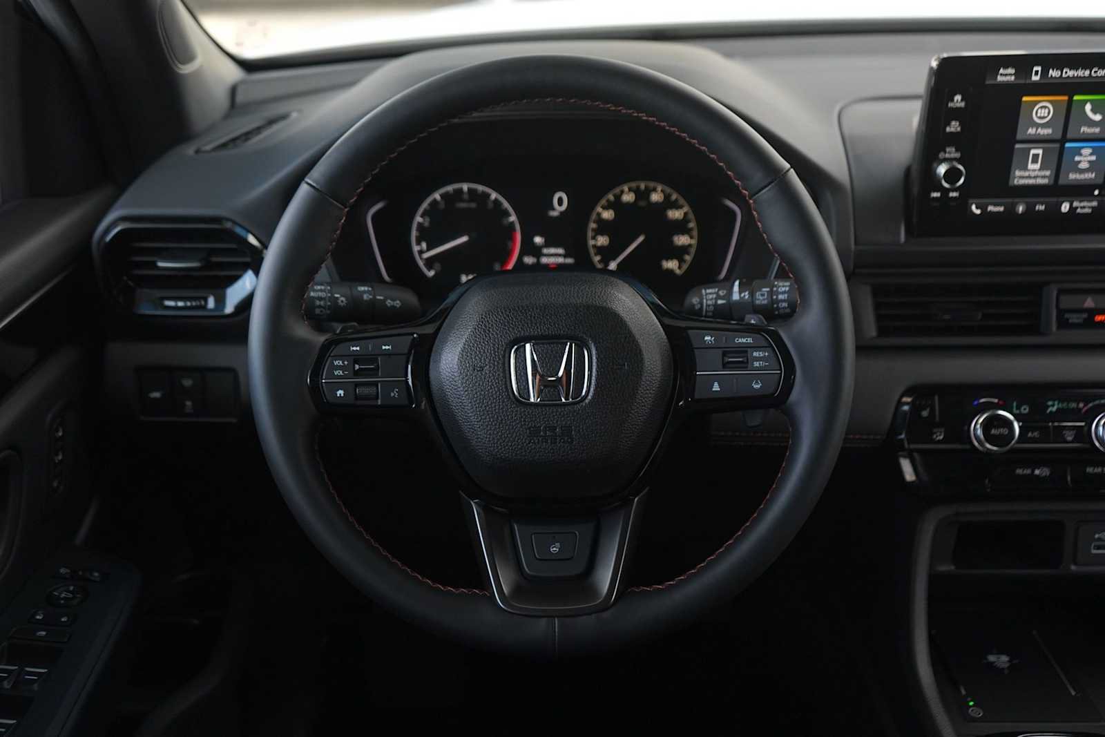 Used 2025 Honda Pilot TrailSport image 16