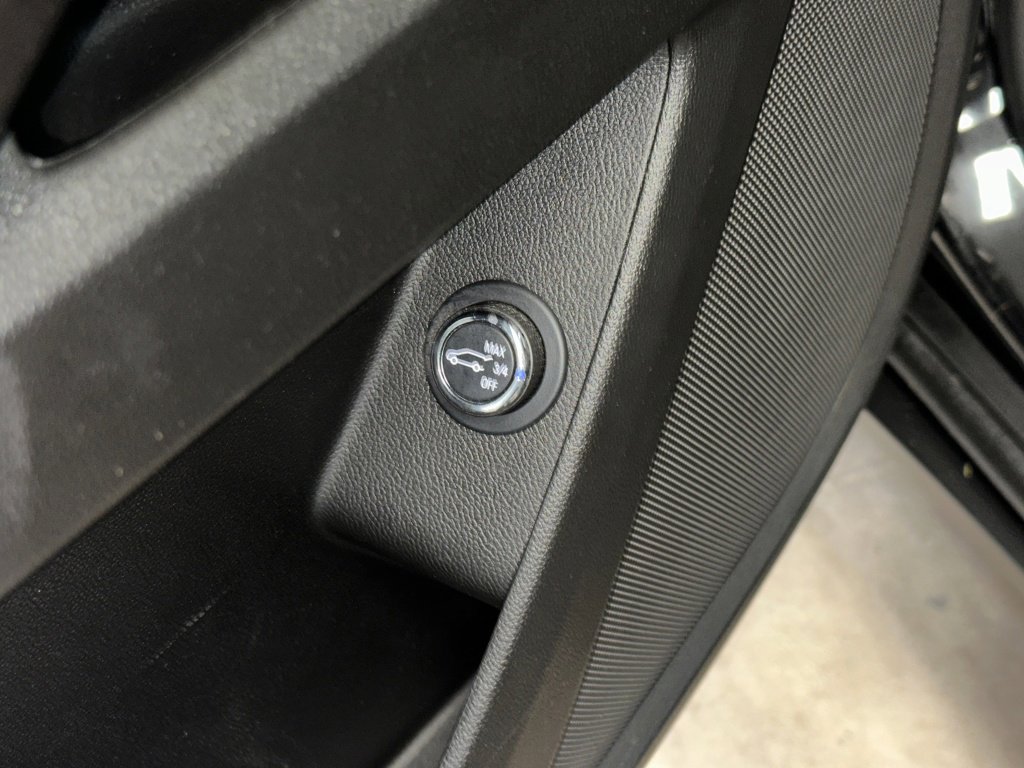 Certified 2023 Chevrolet Traverse LT image 6