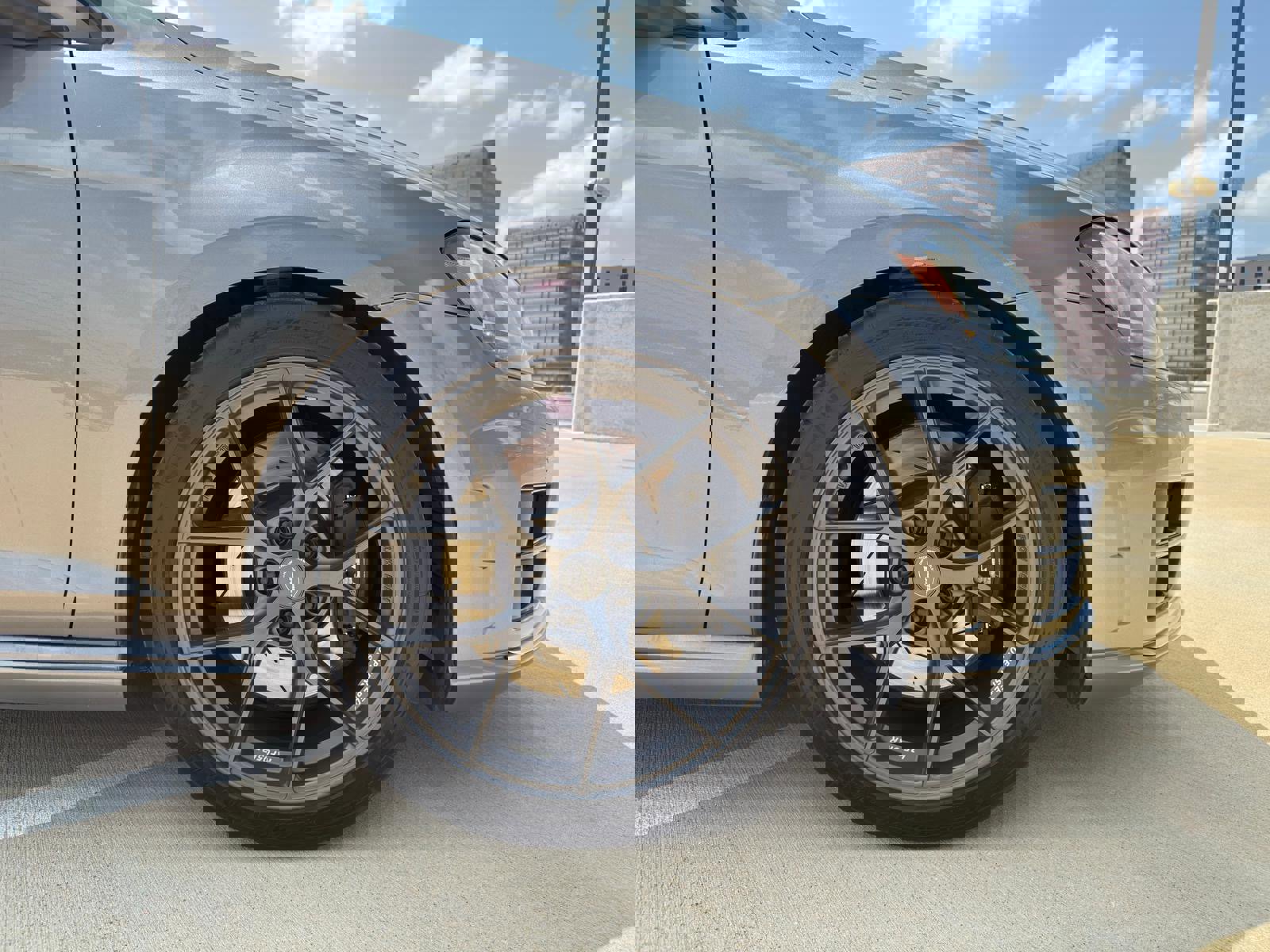 Used 2015 Volkswagen Golf R 4-Door image 38