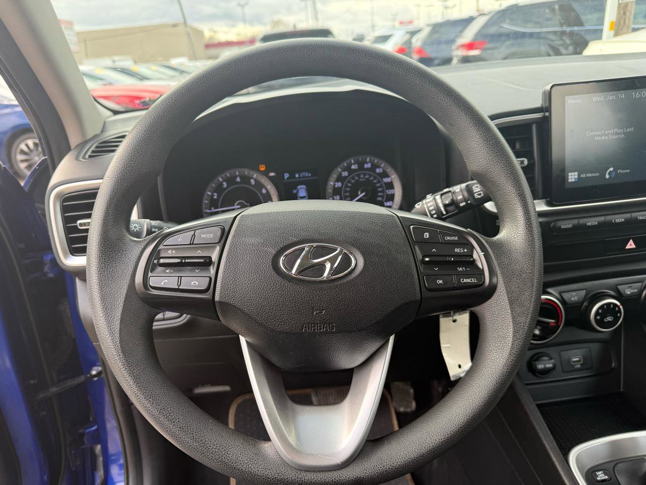 Used 2021 Hyundai Venue SE FWD image 14