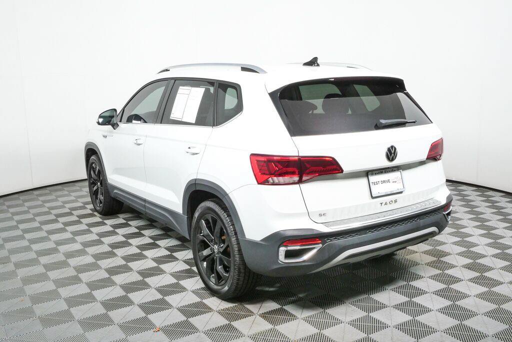 Certified 2022 Volkswagen Taos SE FWD image 27