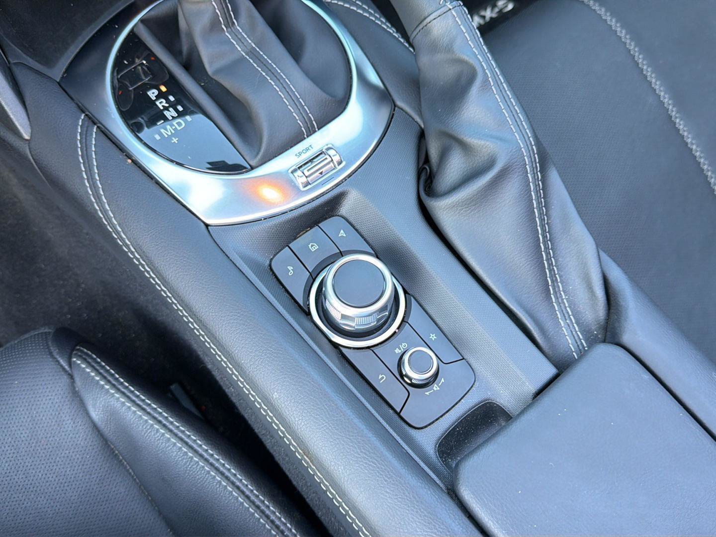 Used 2024 MAZDA MX-5 Miata Grand Touring RWD image 20