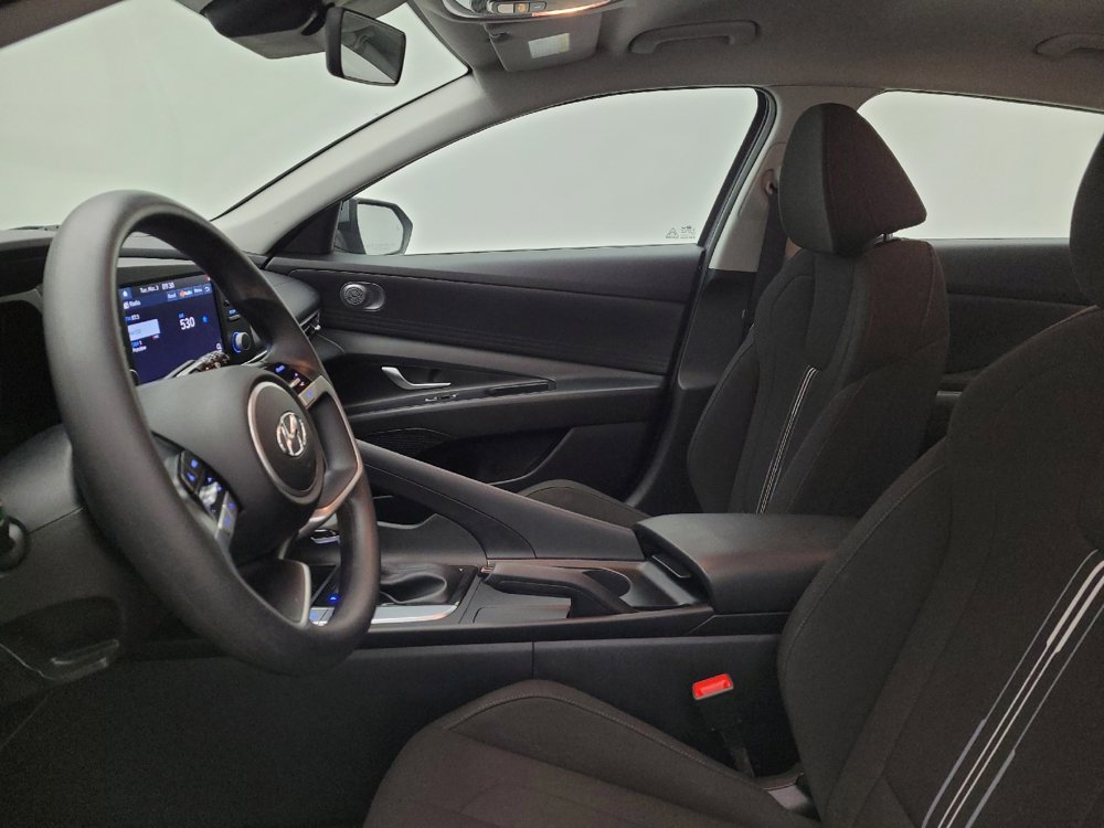 Used 2023 Hyundai Elantra SEL FWD image 17