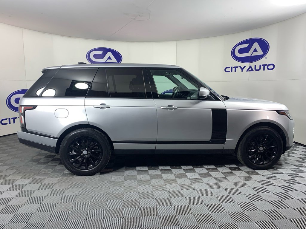 Used 2019 Land Rover Range Rover HSE image 2
