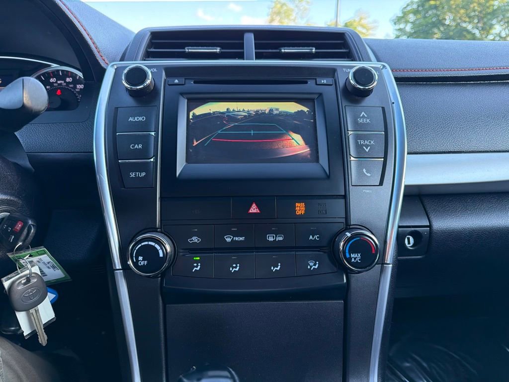 Used 2015 Toyota Camry SE FWD image 25