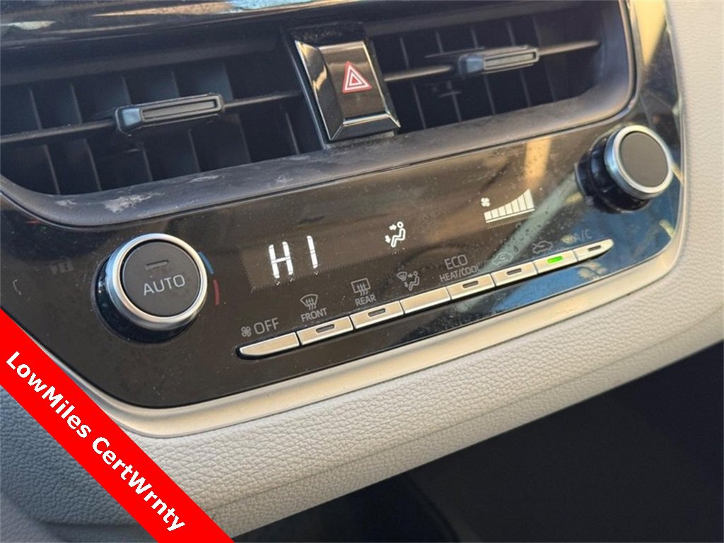Used 2025 Toyota Corolla LE image 28