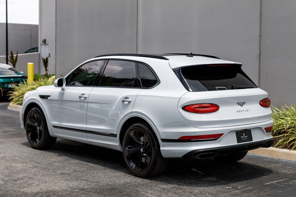 Used 2023 Bentley Bentayga AWD/4WD image 3