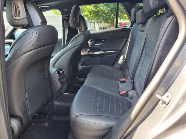 Used 2023 Mercedes-Benz GLC 300 4MATIC image 9