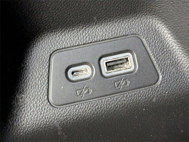 Used 2021 Buick Envision Essence w/ Sport Touring Package image 26