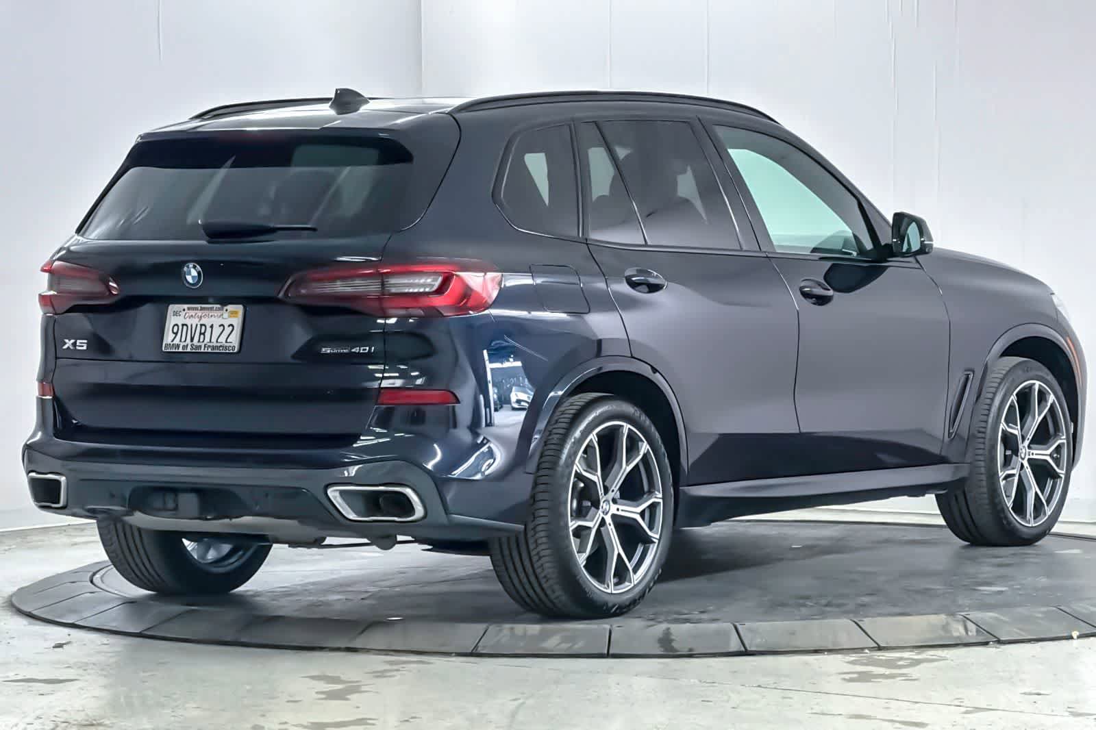 Used 2022 BMW X5 sDrive40i w/ M Sport Package image 2