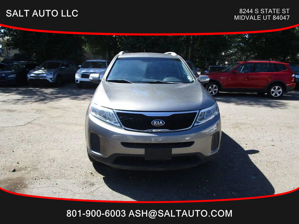 Used 2015 Kia Sorento LX image 2