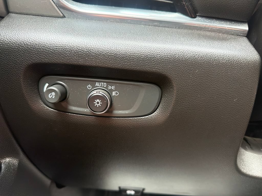 Used 2020 Chevrolet Traverse LS w/ LPO, Floor Liner Package FWD image 20