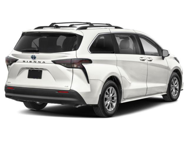 Used 2025 Toyota Sienna LE FWD image 2