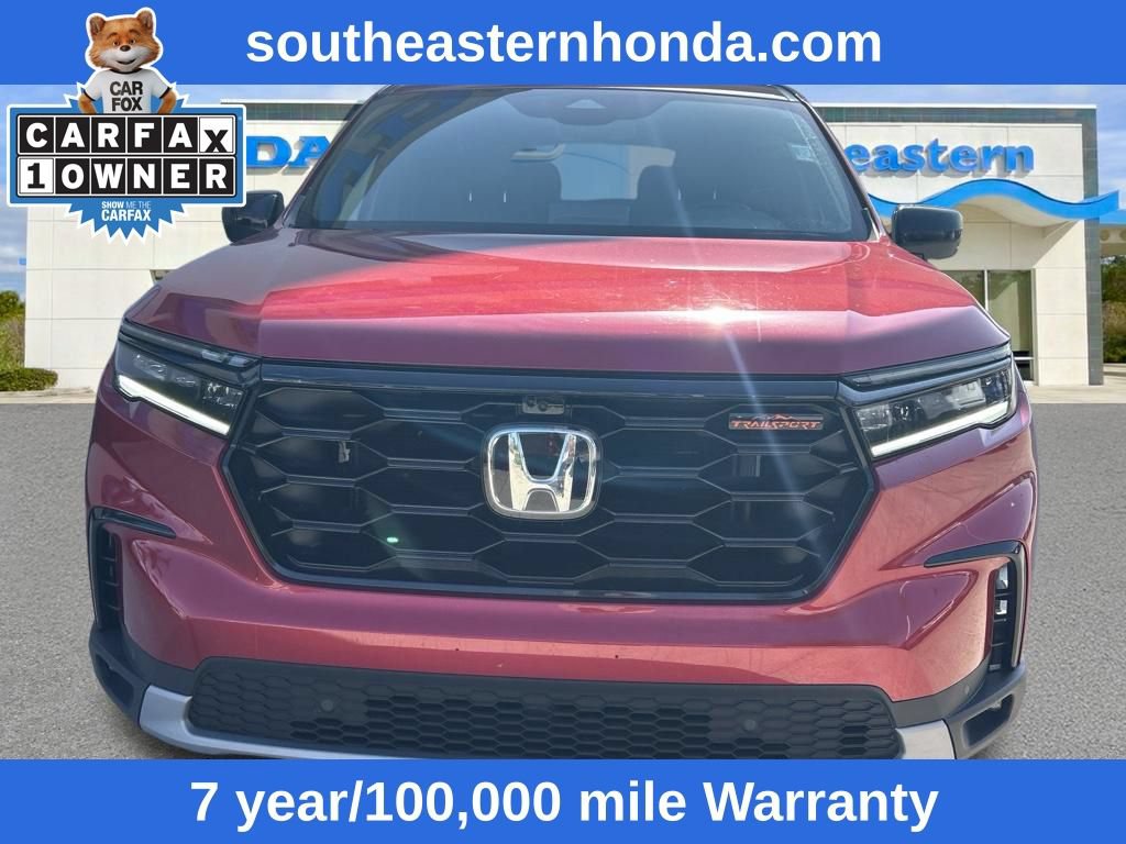 Used 2025 Honda Pilot TrailSport image 2