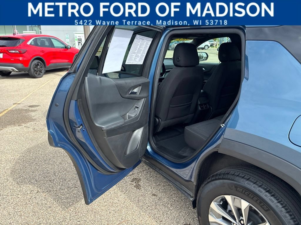 Used 2025 Chevrolet Equinox LT AWD/4WD image 34