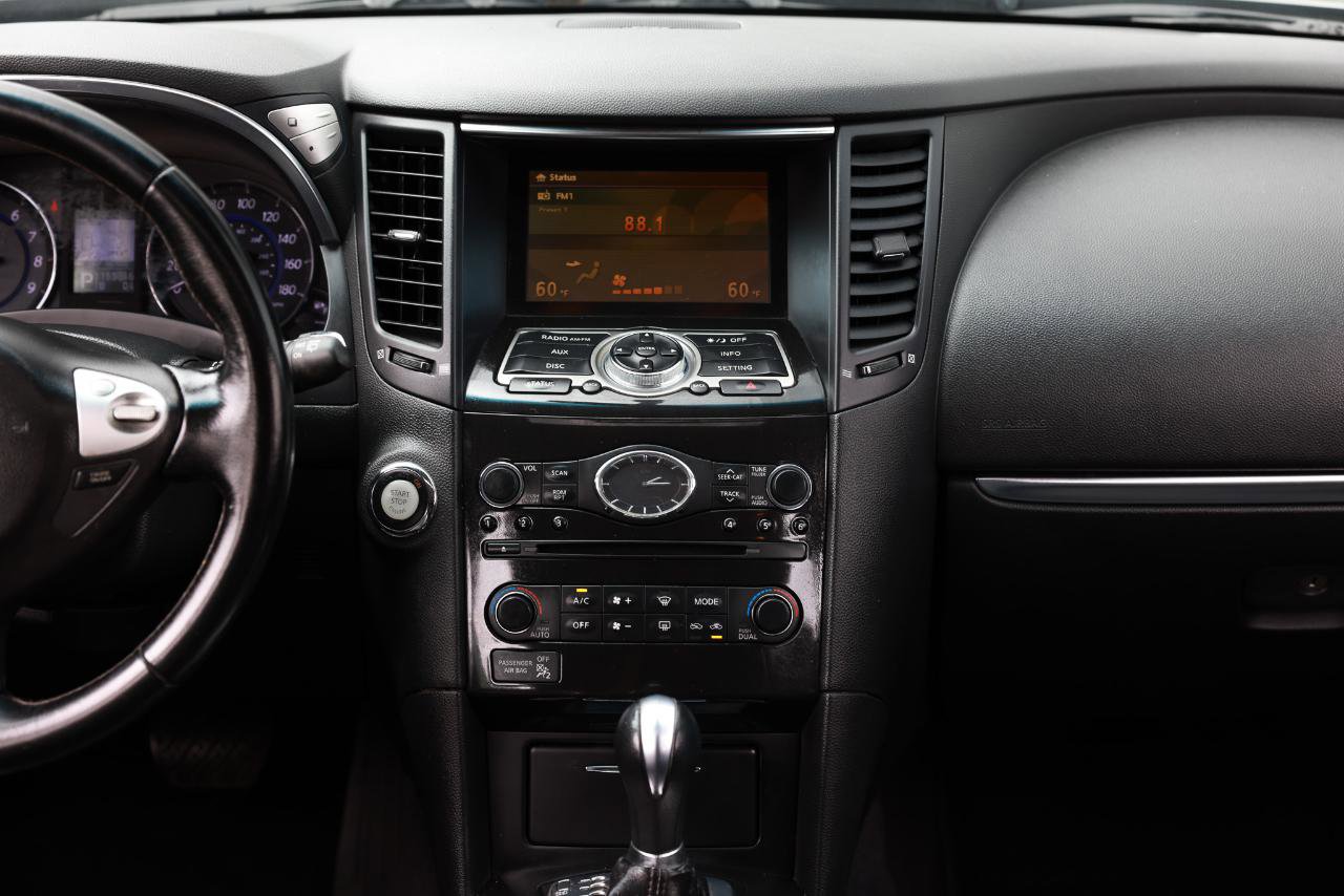 Used 2014 INFINITI QX70 image 34