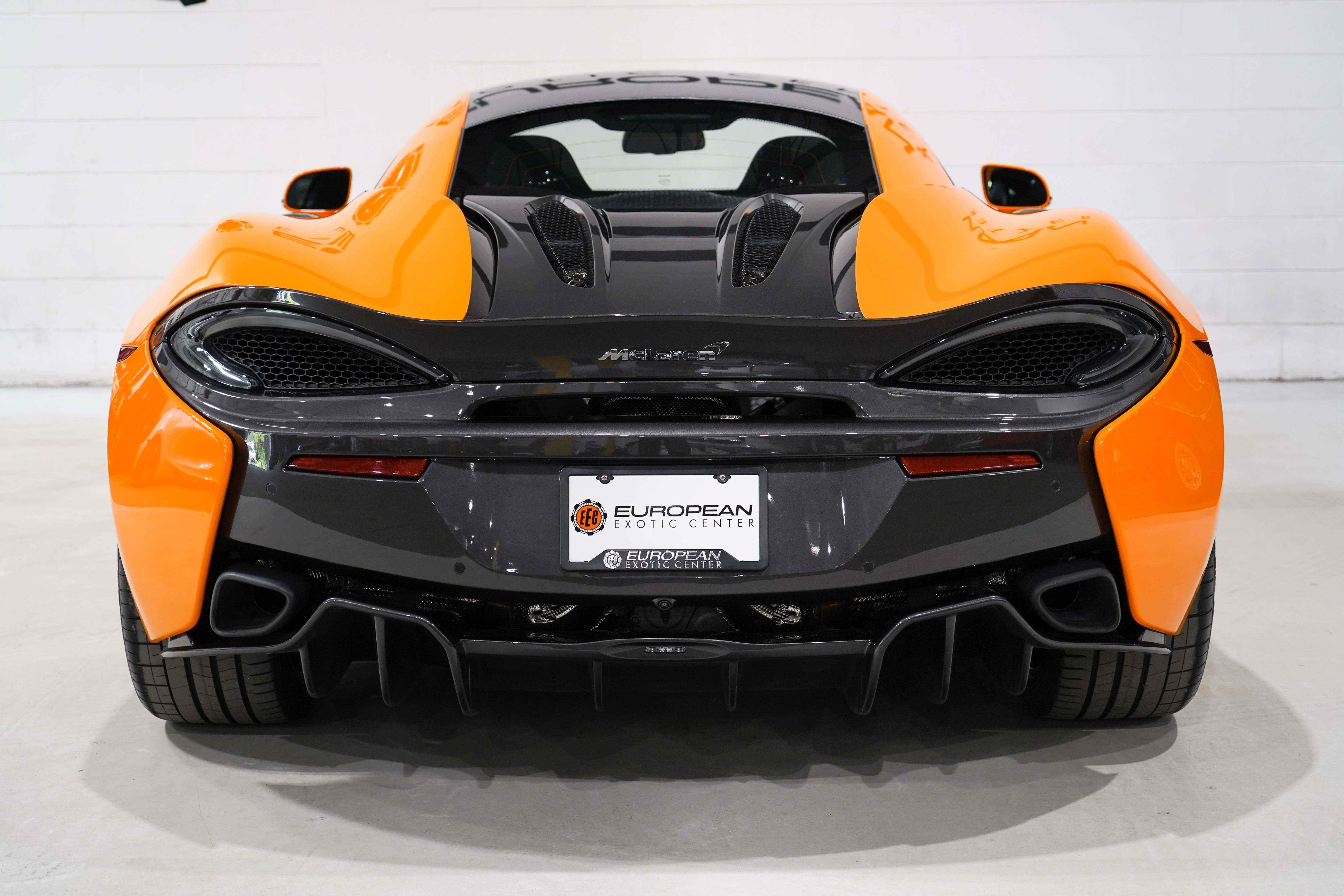 Used 2017 McLaren 570S Coupe RWD image 3