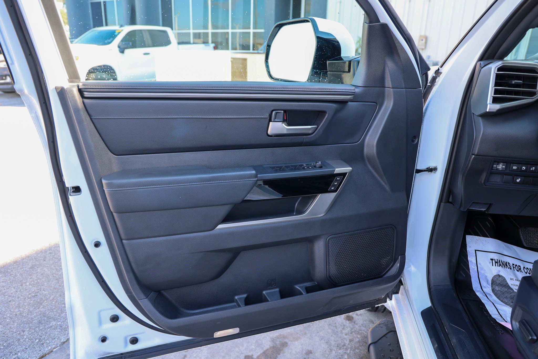 Used 2025 Toyota Tundra Limited image 35